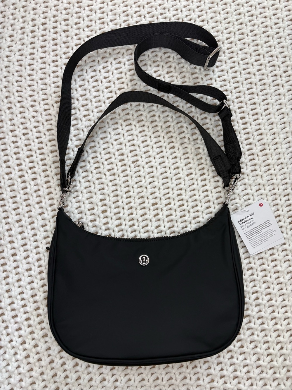 NWT lululemon adjustable mini shoulder bag 3L in black